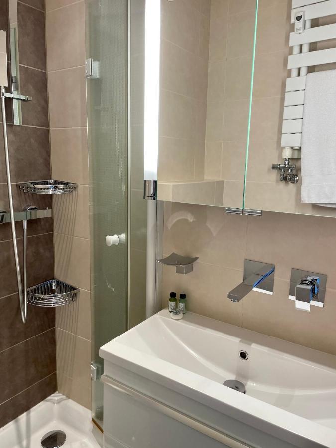 Chambre idéalement située à 50m de la Croisette Cannes Esterno foto